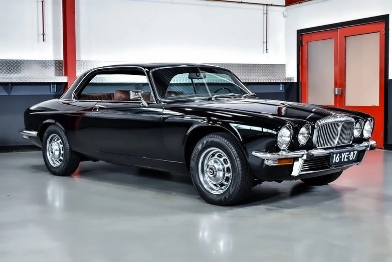Image of Jaguar XJ6 Daimler Sovereign